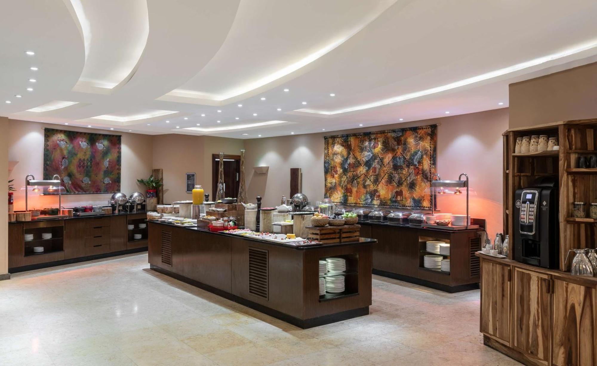 Radisson Blu Hotel Lusaka Exterior foto The buffet at the hotel