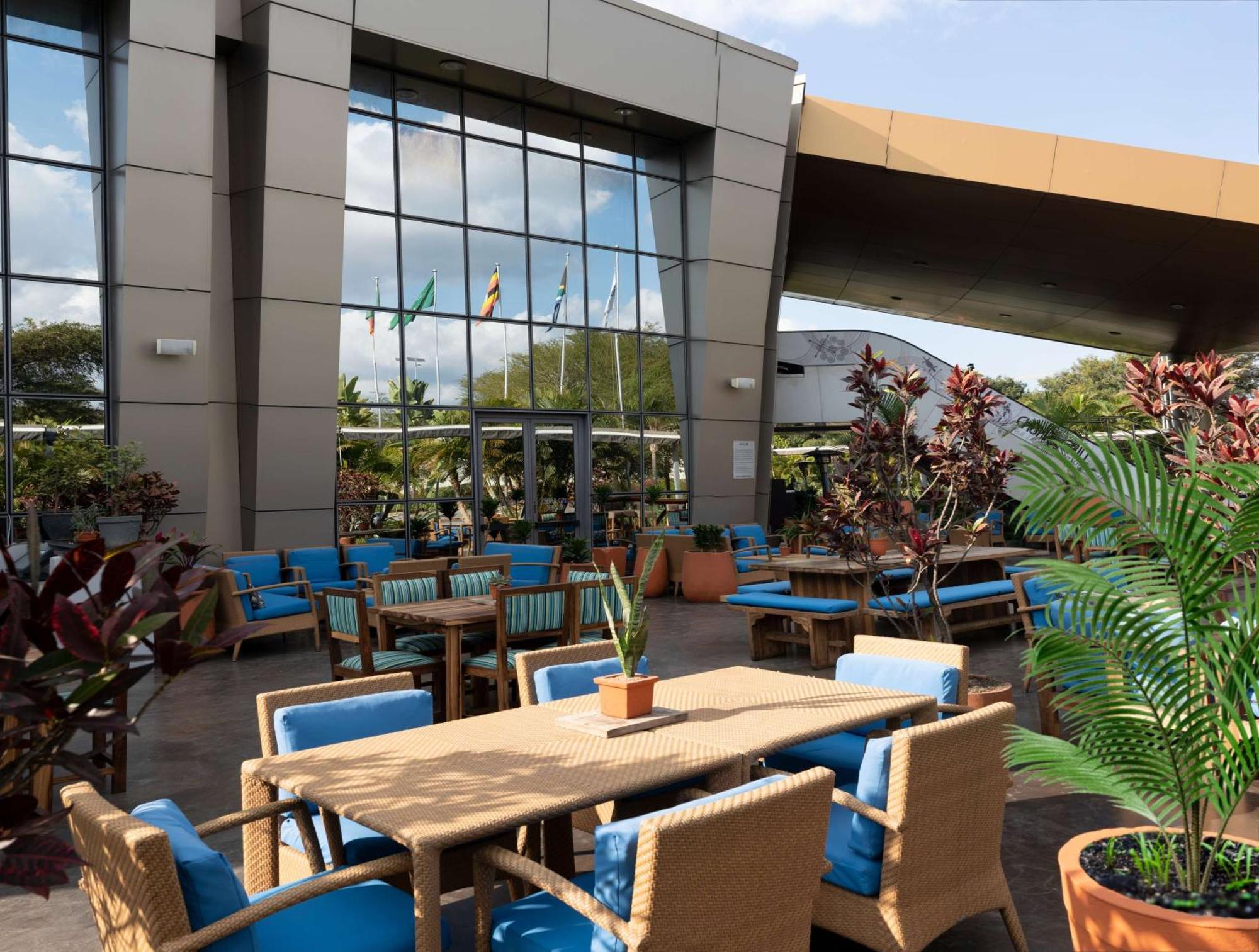 Radisson Blu Hotel Lusaka Exterior foto The lounge at the airport
