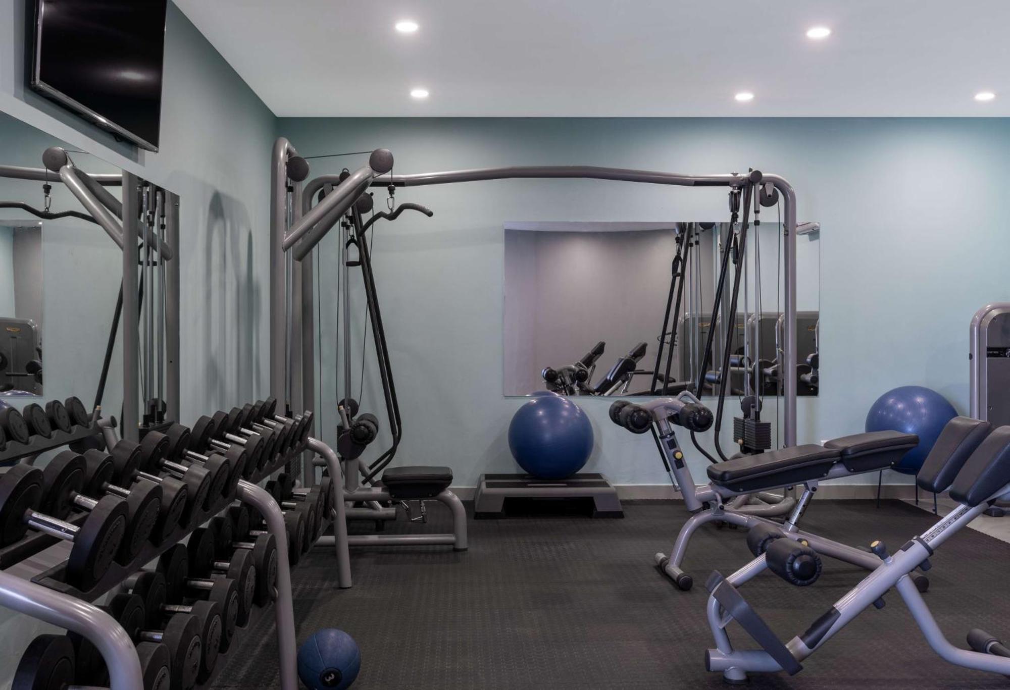 Radisson Blu Hotel Lusaka Exterior foto The gym at the hotel